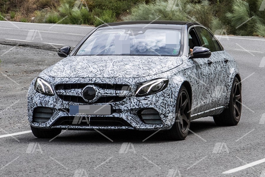 Fotos espía de la mula del Mercedes 55 AMG Fotos espía de la mula del Mercedes 55 AMG
