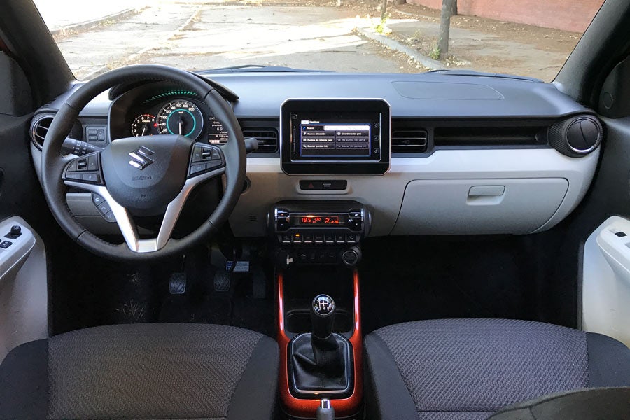 El interior del nuevo Ignis es muy vistoso y también ofrece modos de personalización.