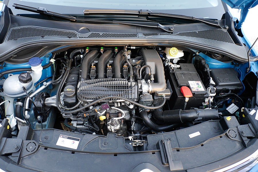 El motor PureTech tiene un funcionamiento suave, pero le falta pecho.