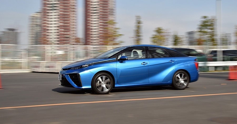 Toyota quiere alcanzar a Tesla Toyota quiere alcanzar a Tesla