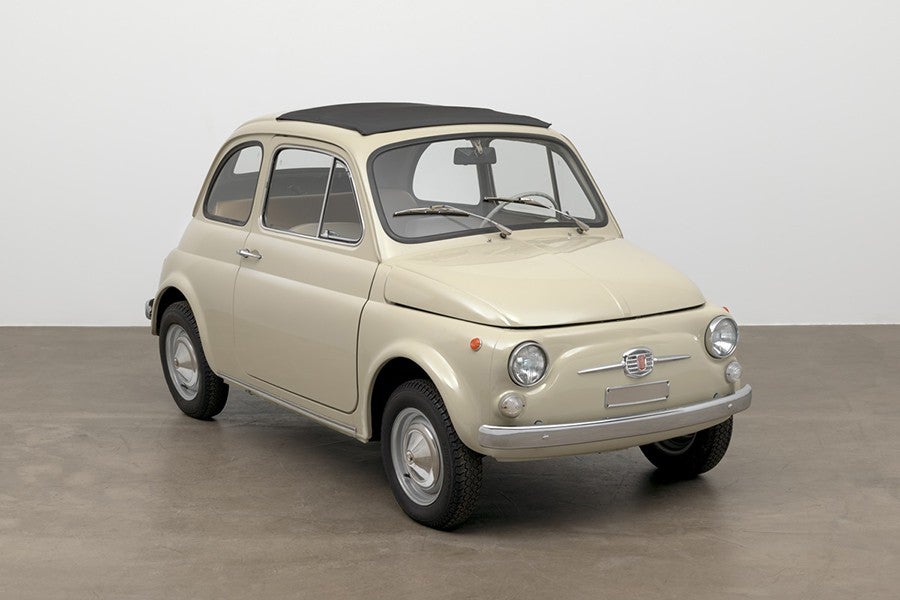 Un Fiat 500 en el Museo de Arte de Nueva York Un Fiat 500 en el Museo de Arte de Nueva York