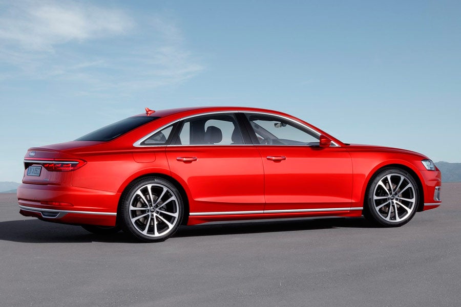 La nueva generación del Audi a8 mantiene su línea continuista en el diseño.