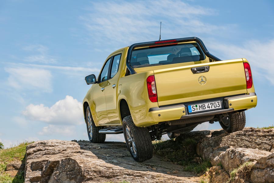 El pick up de Mercedes está disponible con tracción trasera o total con reductora.
