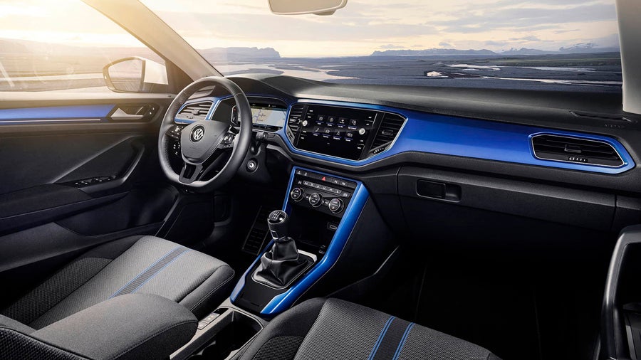 Salpicadero Volkswagen T-ROC, semejante al del nuevo Volkswagen Polo.