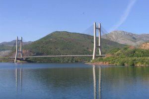 El nombre de este puente sirve de homenaje a la trayectoria y labor de este ingeniero español.