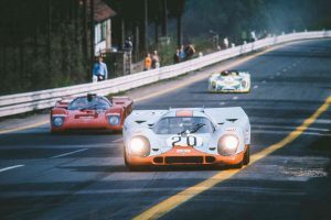 Escena de Le Mans con el Porsche 917.