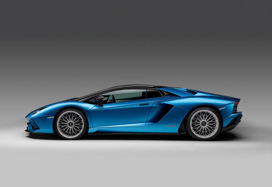 Lamborghini Aventador S Roadster con techo.