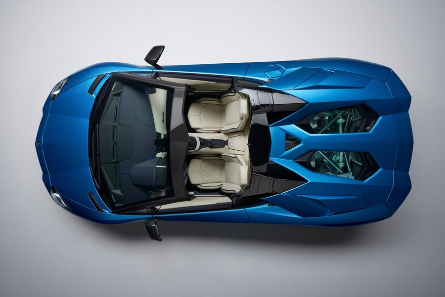 Vista cenital del Lamborghini Aventador S Roadster.