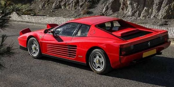 El Ferrari Testarossa es todo un icono de los ochenta.