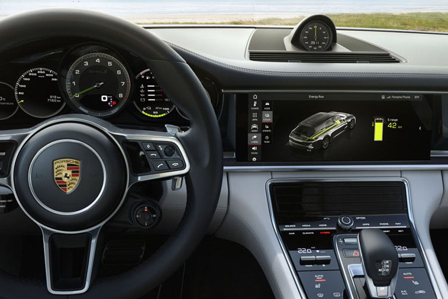 El Porsche Panamera actual fue el primer modelo de la marca en emplear la tecnología Blockchain.