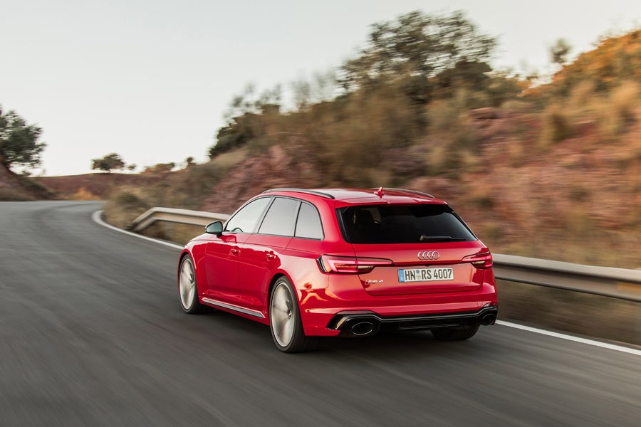 Aquí está la cuarta generación del Audi RS4 Avant, el hermano “pequeño” del RS6 Aquí está la cuarta generación del Audi RS4 Avant, el hermano “pequeño” del RS6