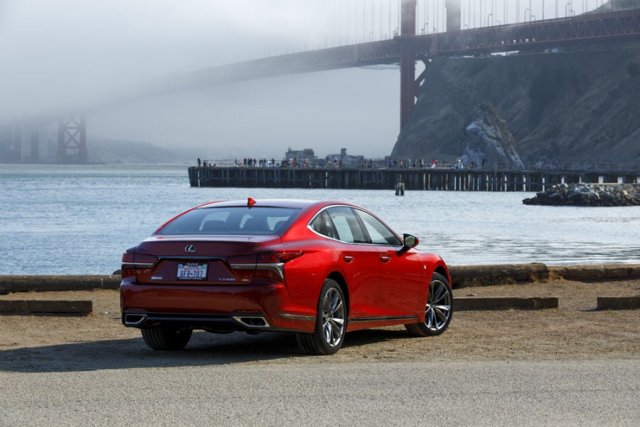 Nuevo Lexus LS F-sport, más dinámico que nunca.