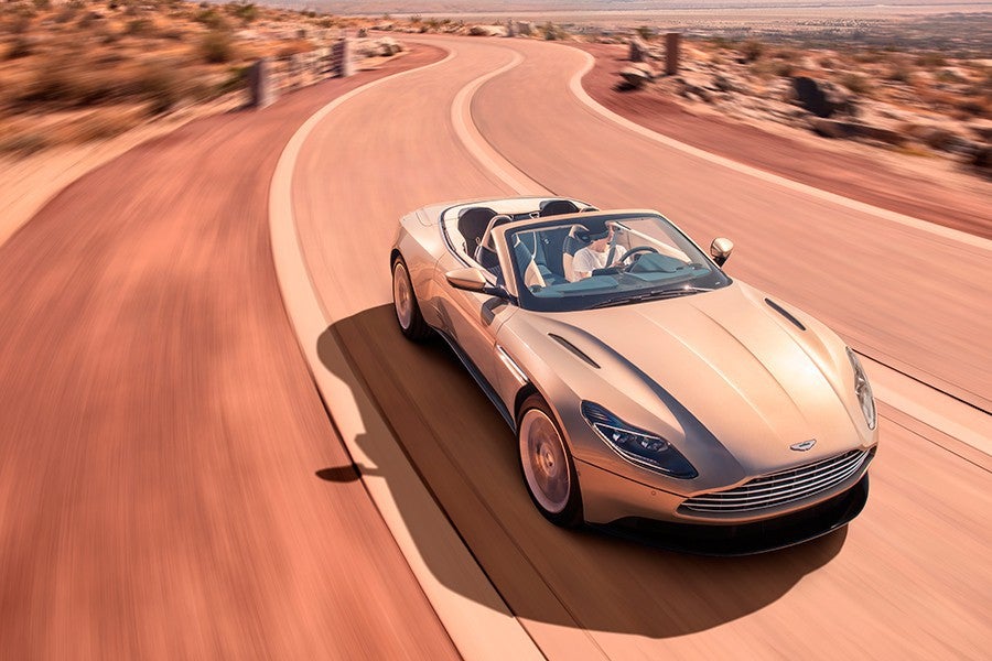 El Volante se ofrece sólo con el motor V8 sobrealimentado.