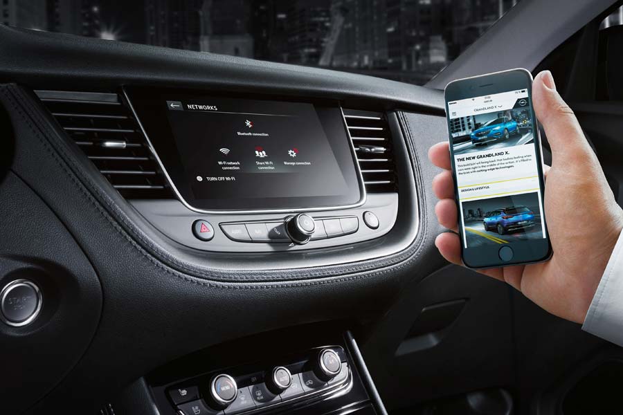 El sistema multimedia del Opel Granland X es compatible con Andoid Auto y Apple CarPlay.