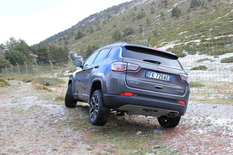 Las condiciones off road del Compass son manifiestas.
