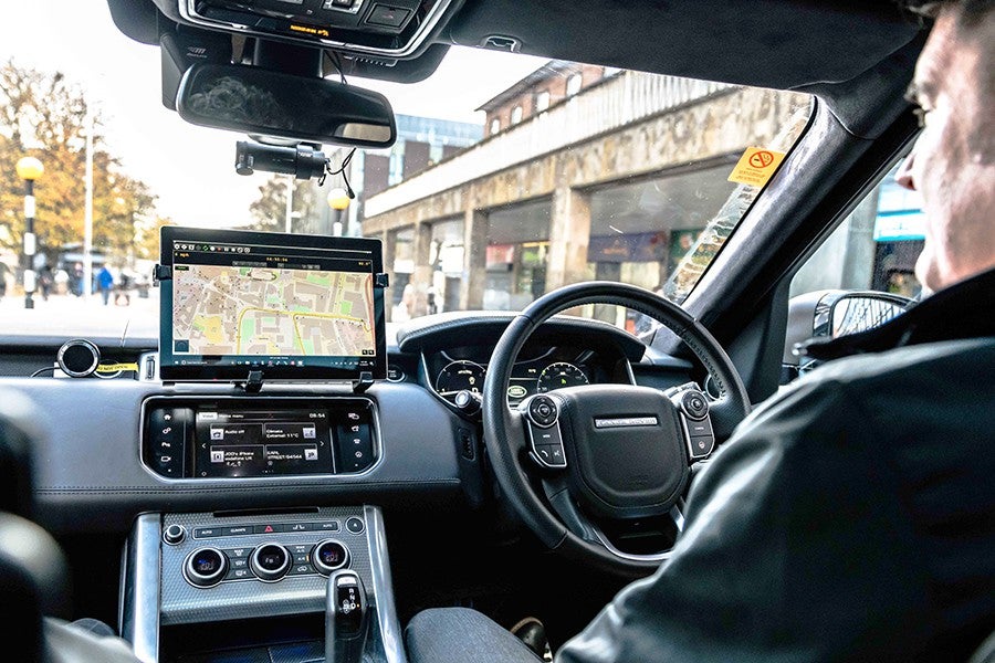 Por ahora, apenas una docena de ciudades permiten realizar pruebas con coches autónomos.
