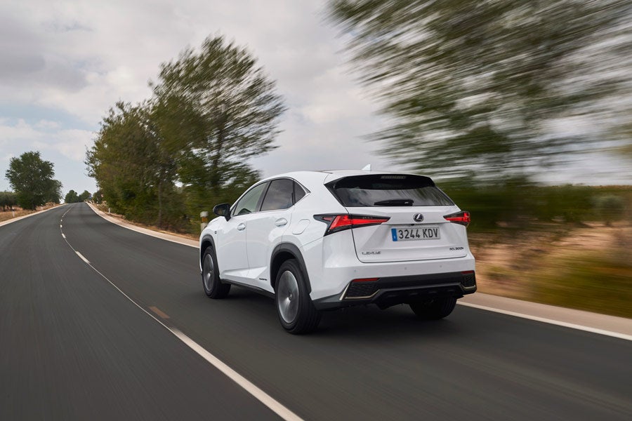 El sistema híbrido del Lexus NX 2018 ofrece una potencia conjunta de 197 CV.