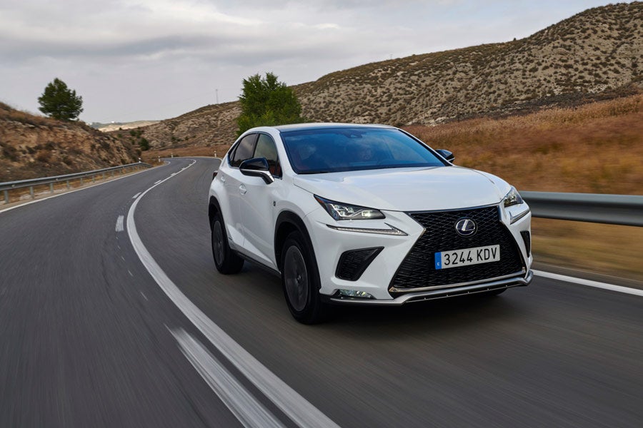 La parrilla del nuevo Lexus NX es más ancha.