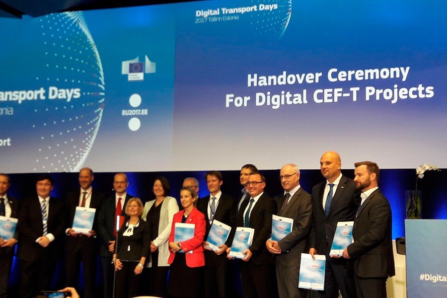 España se suma al proyecto C-Roads, el futuro de las carreteras España se suma al proyecto C-Roads, el futuro de las carreteras