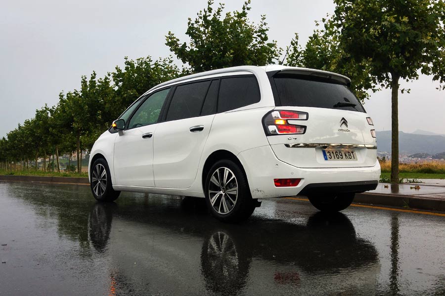 Tras una semana de prueba, el ordenador de a bordo marcaba un consumo medio de 5,7 l/100km.