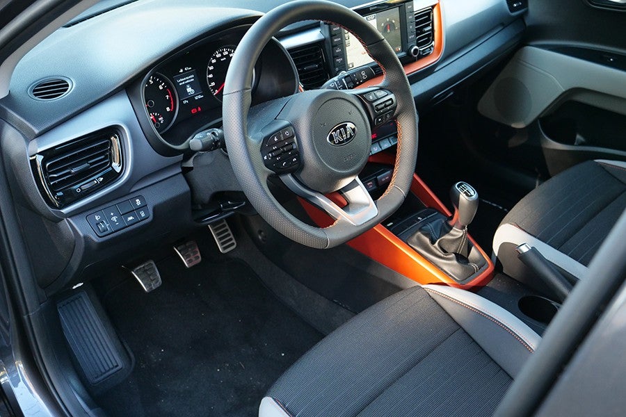 El interior del Stonic seduce con un diseño juvenil y práctico.