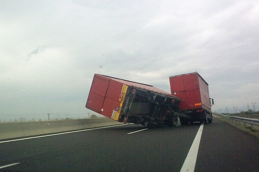 Los vehículos más voluminosos son más sensibles al viento lateral.