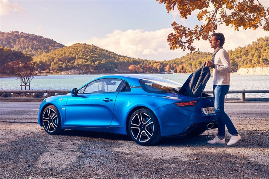 Otro coche con el que soñaron en su juventud y que ahora pueden hacer realidad.
