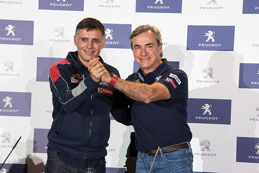 Peugeot se prepara para ganar su tercer Dakar con Carlos Sainz Peugeot se prepara para ganar su tercer Dakar con Carlos Sainz