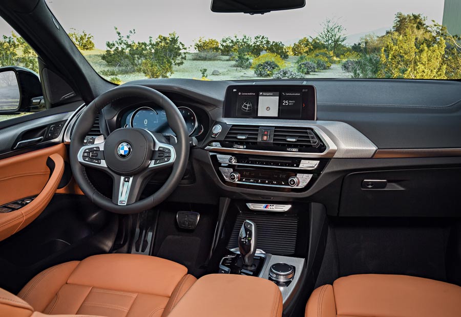 El salpicadero del nuevo BMW X3 optimiza el espacio interior del habitáculo.