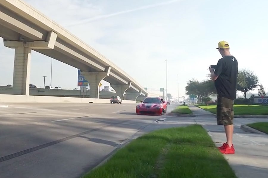 La manera más tonta de estrellar un Dodge Viper de 80.000 euros La manera más tonta de estrellar un Dodge Viper de 80.000 euros