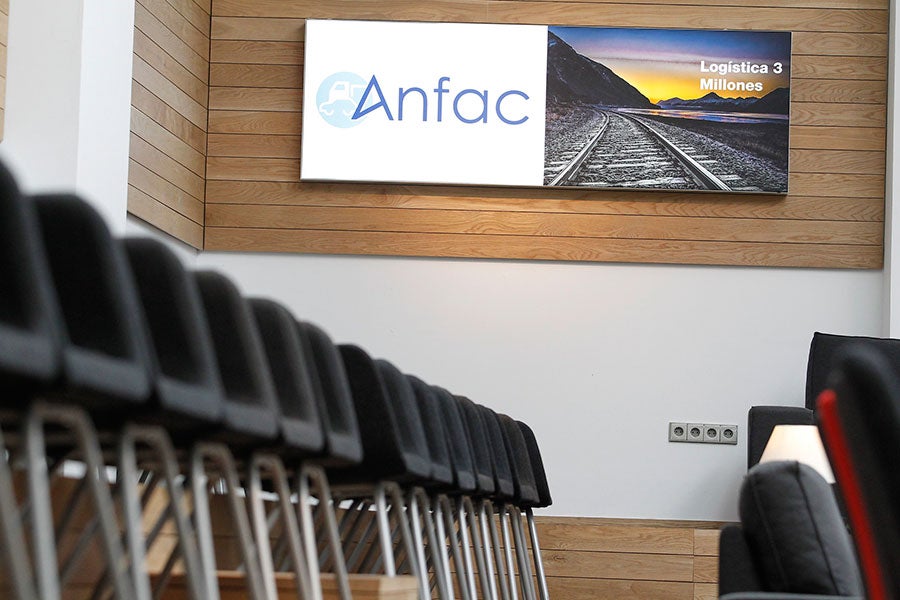 Anfac reclama al PP una nueva fiscalidad para el sector del automóvil Anfac reclama al PP una nueva fiscalidad para el sector del automóvil