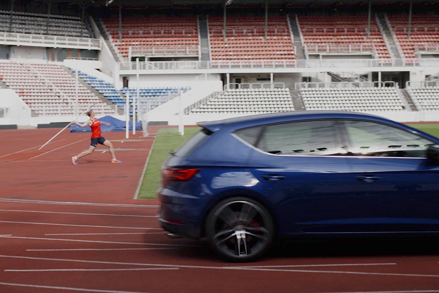 Seat León Cupra vs jabalina. ¿Quién ganará? Seat León Cupra vs jabalina. ¿Quién ganará?
