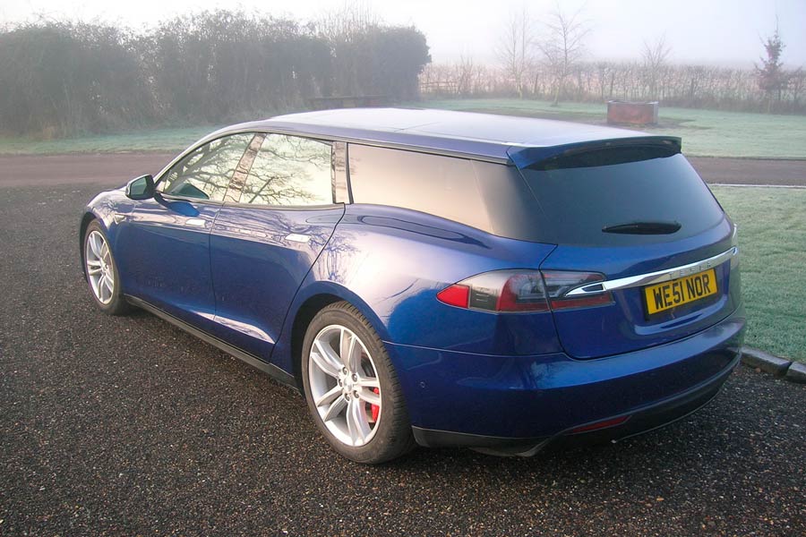 Crean un Tesla Model S familiar Crean un Tesla Model S familiar