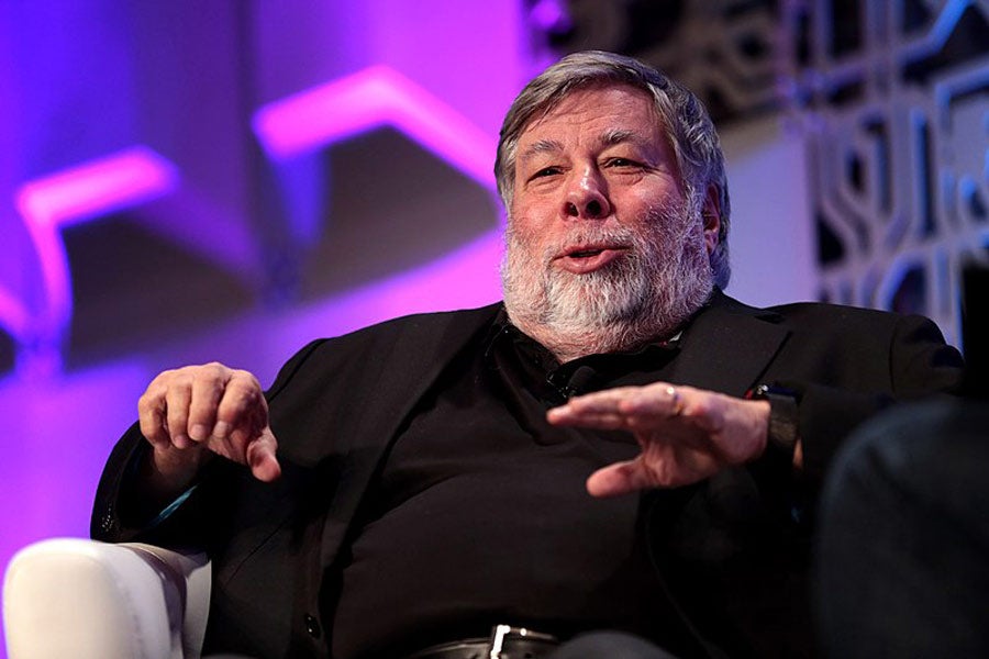 Wozniak, cofundador de Apple, critica duramente a Tesla Wozniak, cofundador de Apple, critica duramente a Tesla