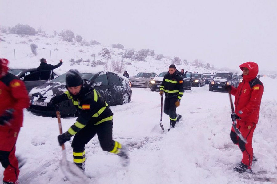 Caos por las nevadas: ¿falta de previsión o algo incontrolable? Caos por las nevadas: ¿falta de previsión o algo incontrolable?