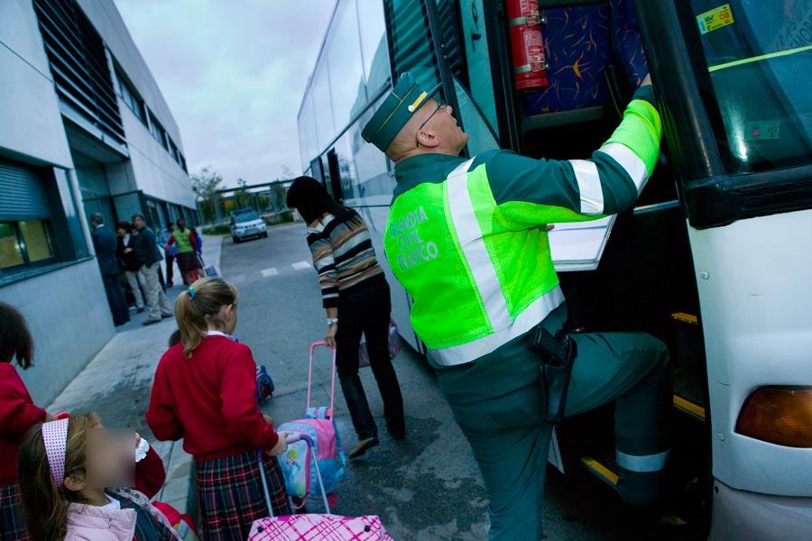 La DGT incrementa la vigilancia del transporte escolar La DGT incrementa la vigilancia del transporte escolar