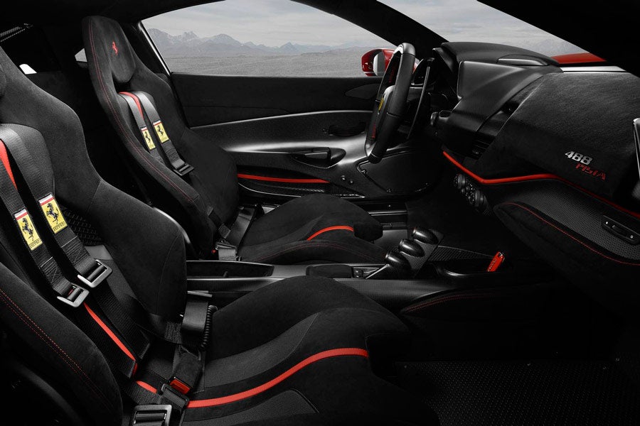 Ferrari 488 Pista habitáculo.