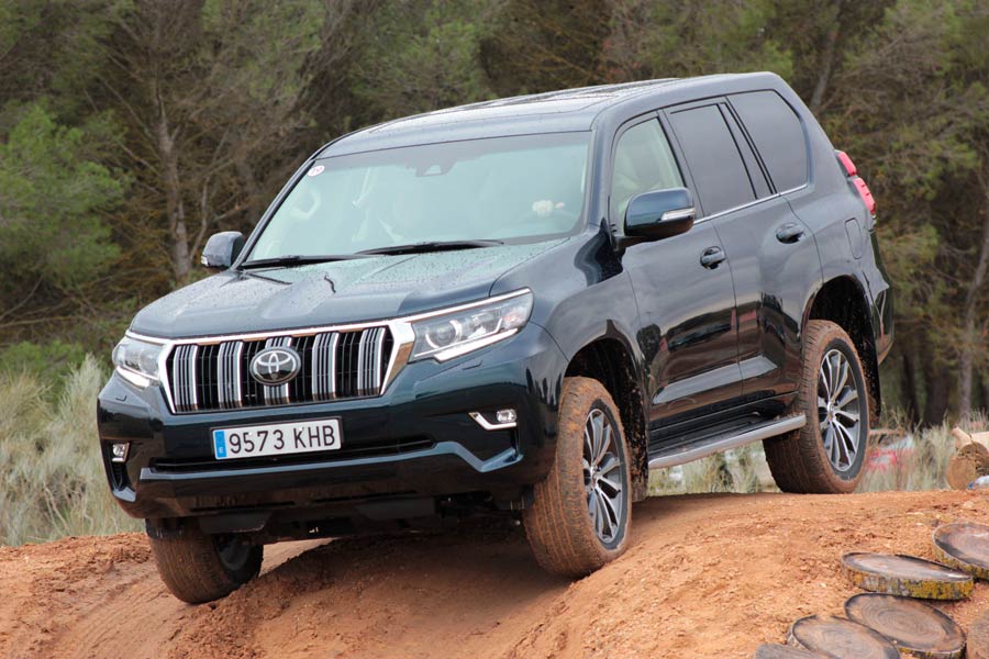 Todoterreno con el nuevo Toyota Land Cruiser.