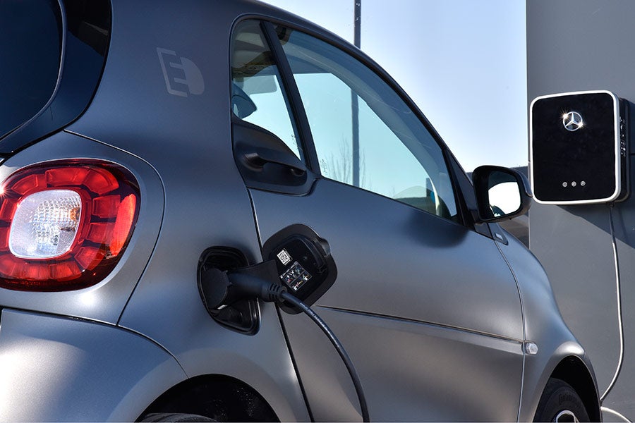 Mercedes-Benz Retail dispondrá de 49 wallbox que se distribuirán entre sus centros de Madrid y Valencia.