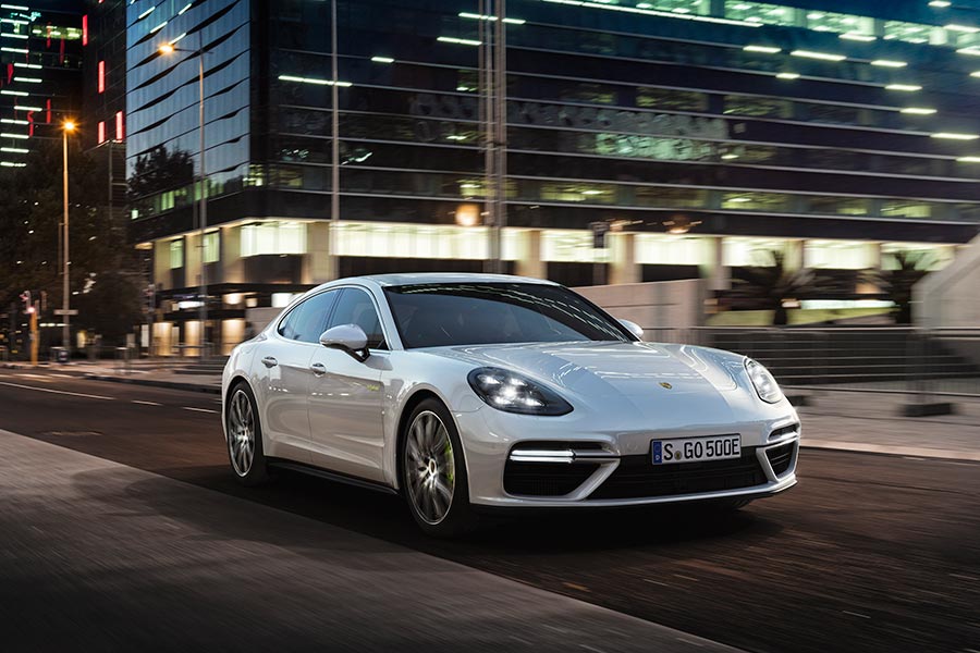 El lanzamiento del nuevo Panamera pondrá en la carretera la tercera generación de la propulsión híbrida Porsche.