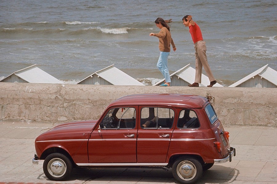 El Renault 4 fue el primero de una nueva denominación de modelos de gran éxito.