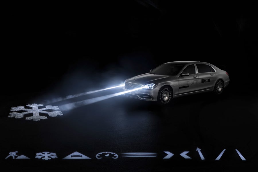 Olvídate del Head-Up Display con las luces Digital Light de Mercedes Olvídate del Head-Up Display con las luces Digital Light de Mercedes
