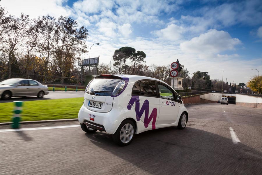 Emov se vale de 600 Citroën C-Zero para ofrecer su servicio.