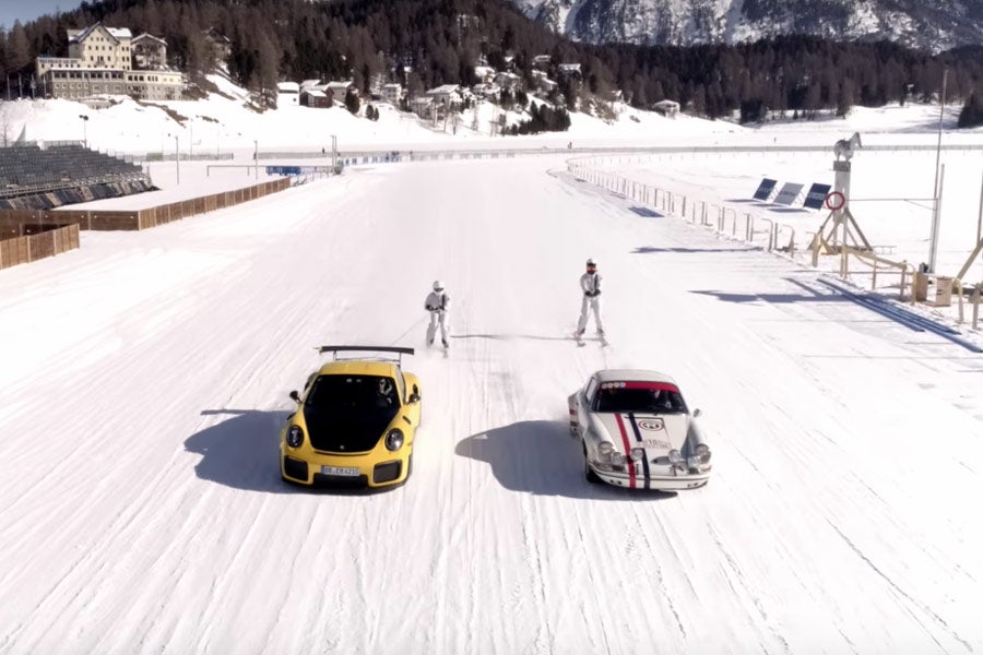 El Porsche 911 GT2 RS se reúne con su abuelo de rallies El Porsche 911 GT2 RS se reúne con su abuelo de rallies