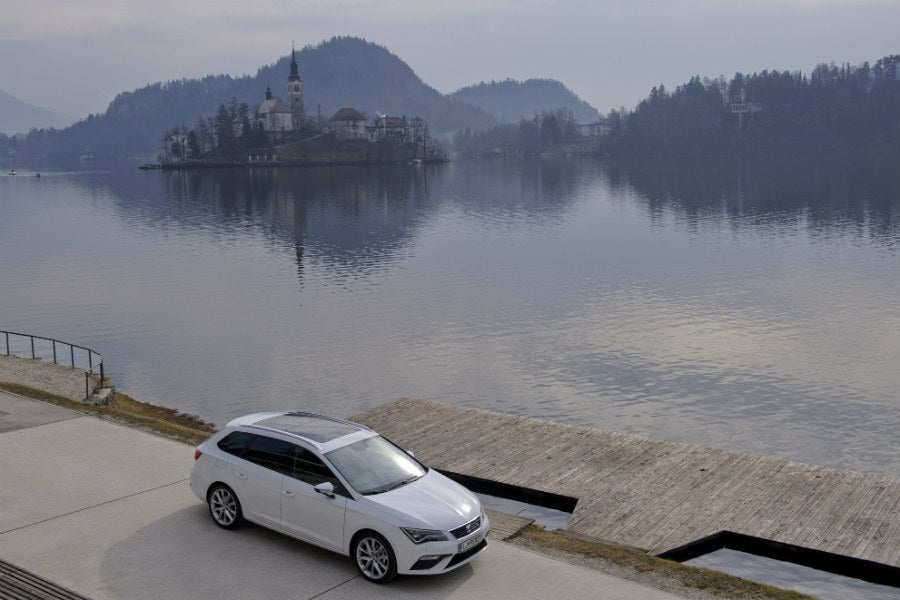 Situado a los pies de los Alpes Julianos en Eslovenia se encuentra el lago de Bled.