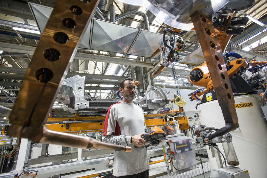 La industria de componentes para la automoción creó casi 13.000 empleos nuevos en 2017 La industria de componentes para la automoción creó casi 13.000 empleos nuevos en 2017