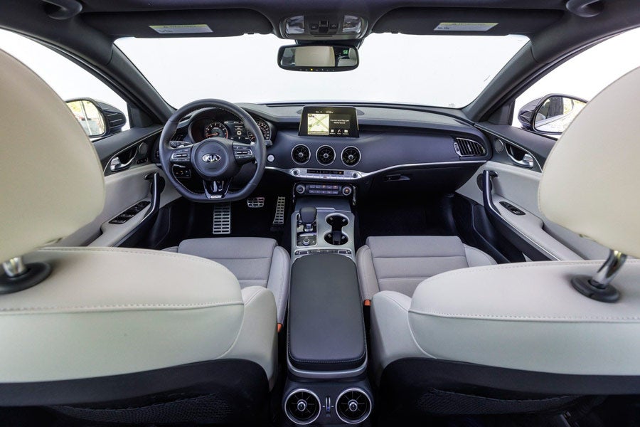Interior del Kia Stinger.