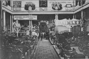 Así lucía el primer Salón del Automóvil de Madrid en 1907.