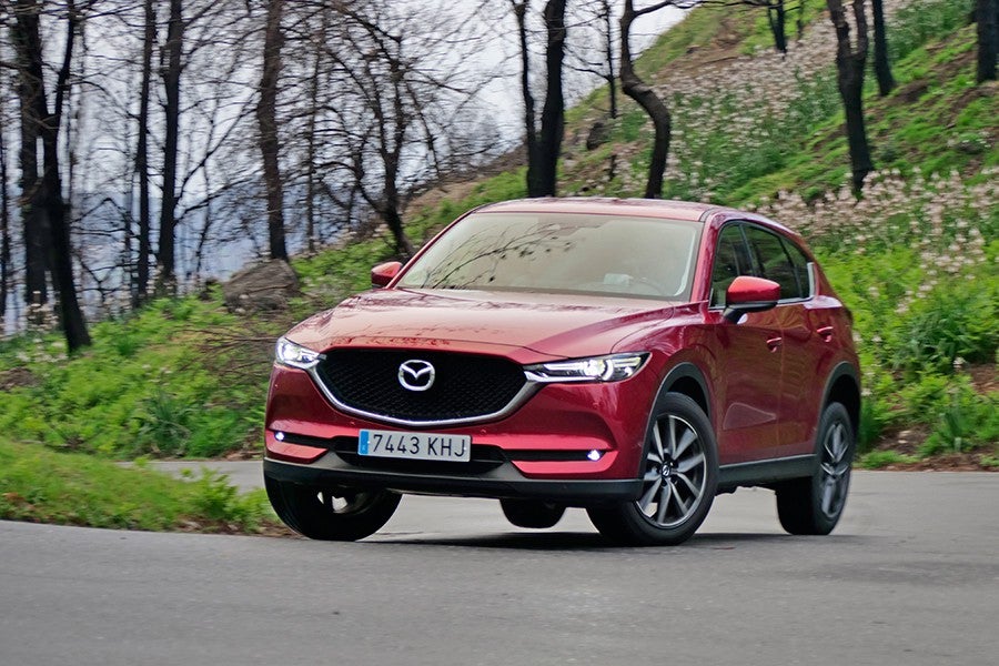 El CX-5 tiene unas reacciones nobles, pero es algo torpe.