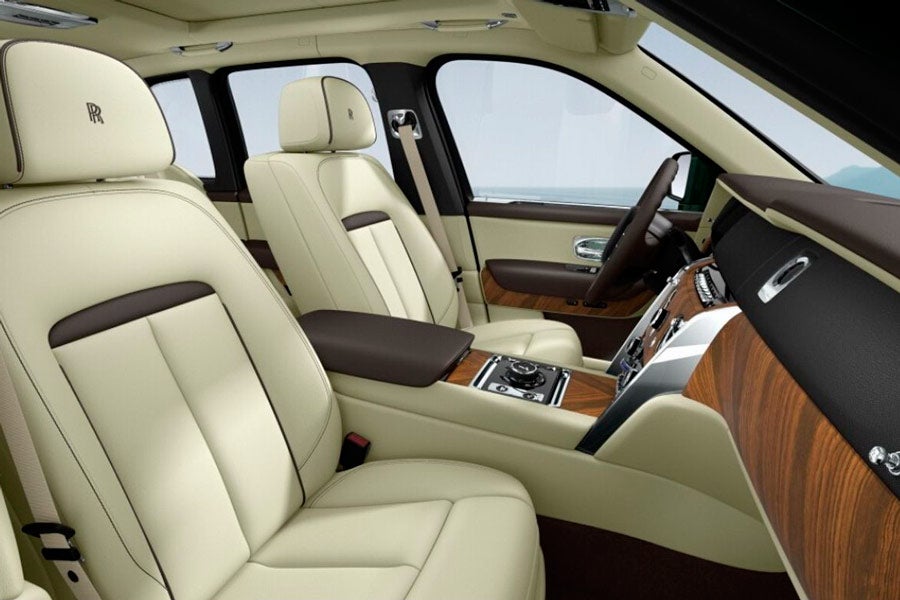 Personaliza tu Rolls-Royce Cullinan perfecto.